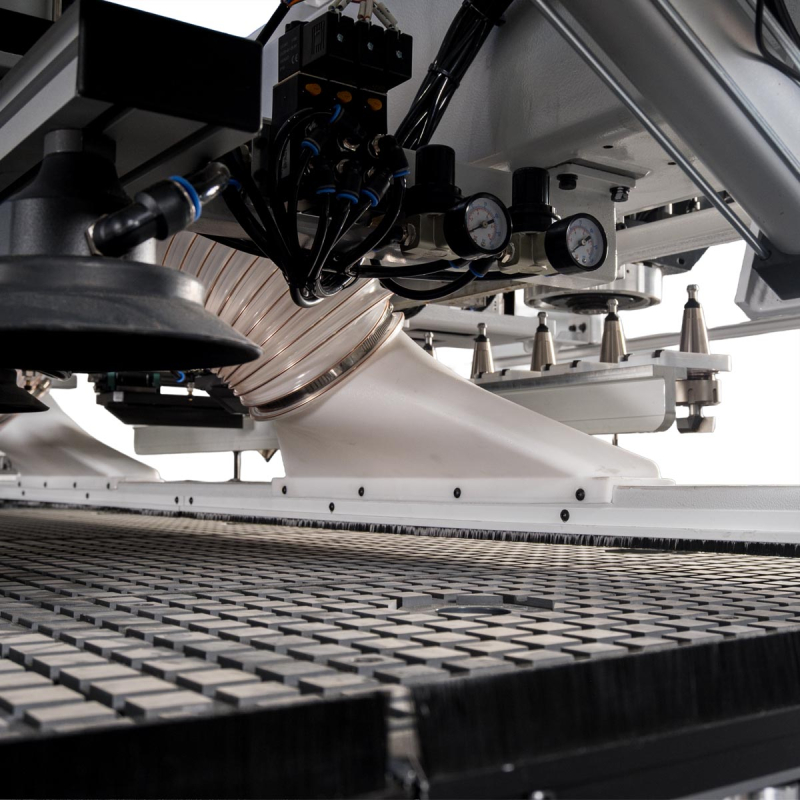 CNC obráběcí centrum KN-2710L