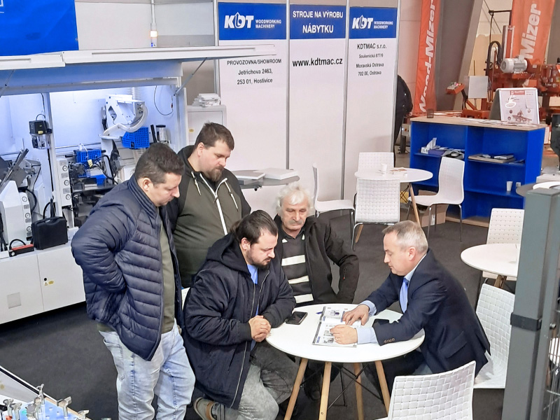 Stánok KDT Machinery na medzinárodnom veľtrhu Ligna Bohemia 2026