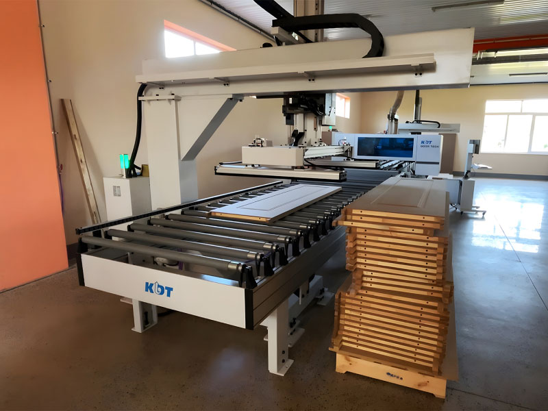 Automatizovaná linka založená na CNC čtyřstranné pile KHM-550B