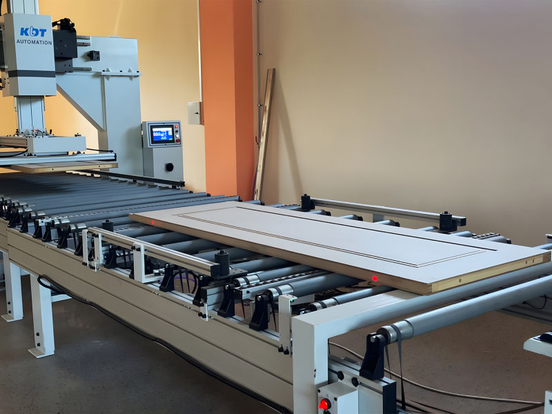 Automatizovaná linka založená na CNC čtyřstranné pile KHM-550B