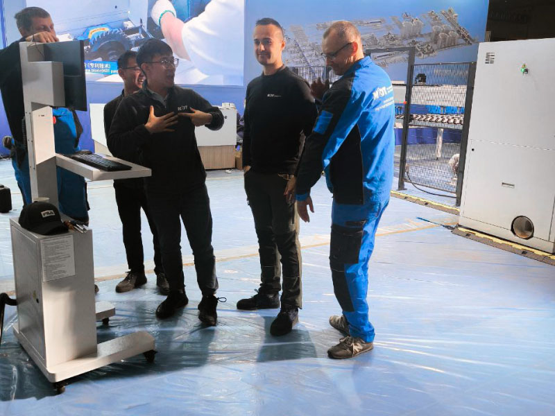 Stancomplect servisní tým na výstavě LIGNA 2025